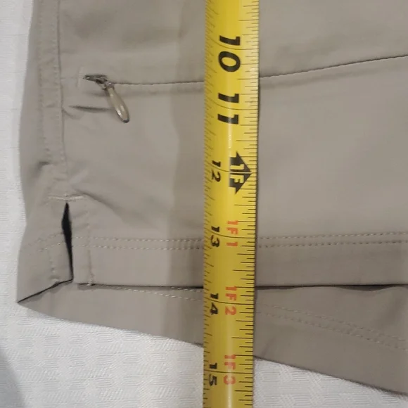 The North Face Women's Beige Cargo Shorts - Picture 4 of 12